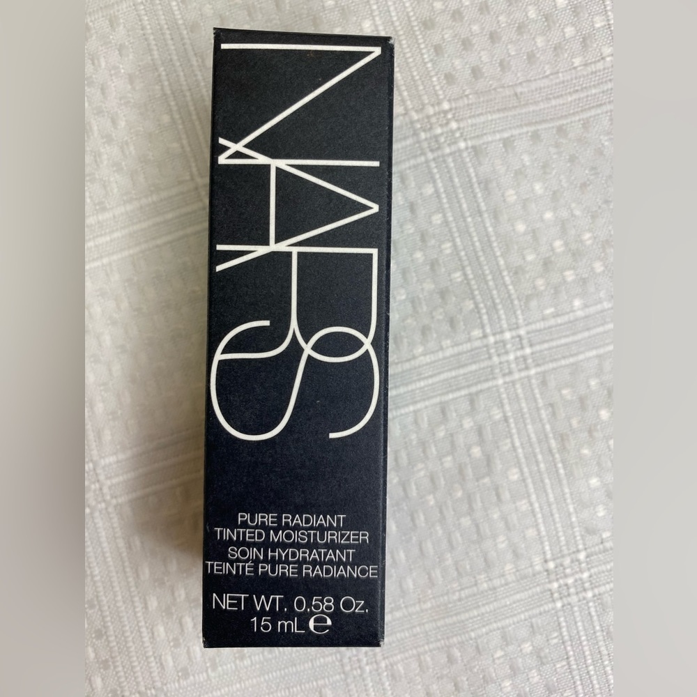 2 Piece Bundle of NARS Pure Radiant Tinted Moisturizer - Picture 5 of 8